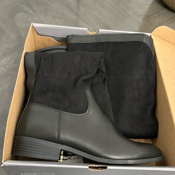 Liz Claiborne Women's Riverside Boots - Picture 2 of 2